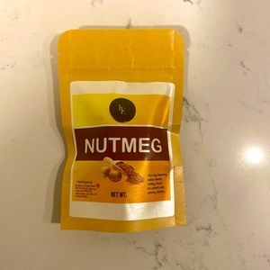 Whole nutmeg